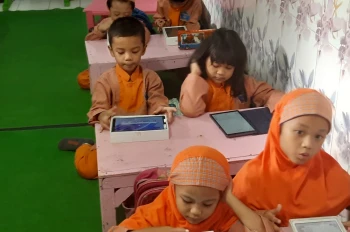 Sentra IPTEK dan Bahasa INGGRIS